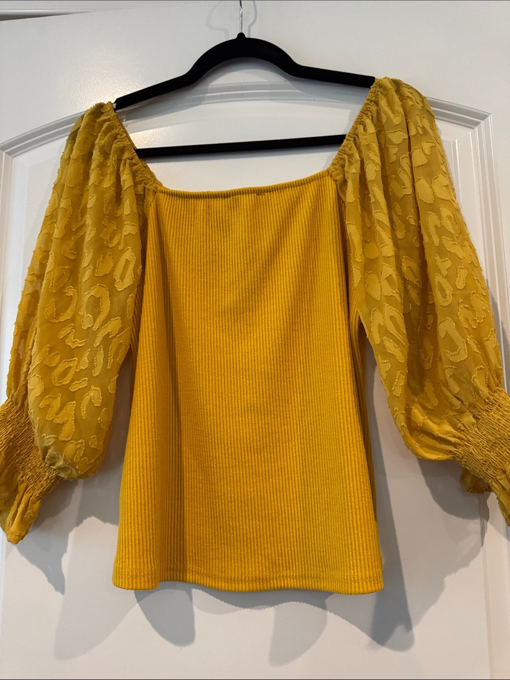 **NWT** Umgee Ribbed Top - Picture 3 of 5